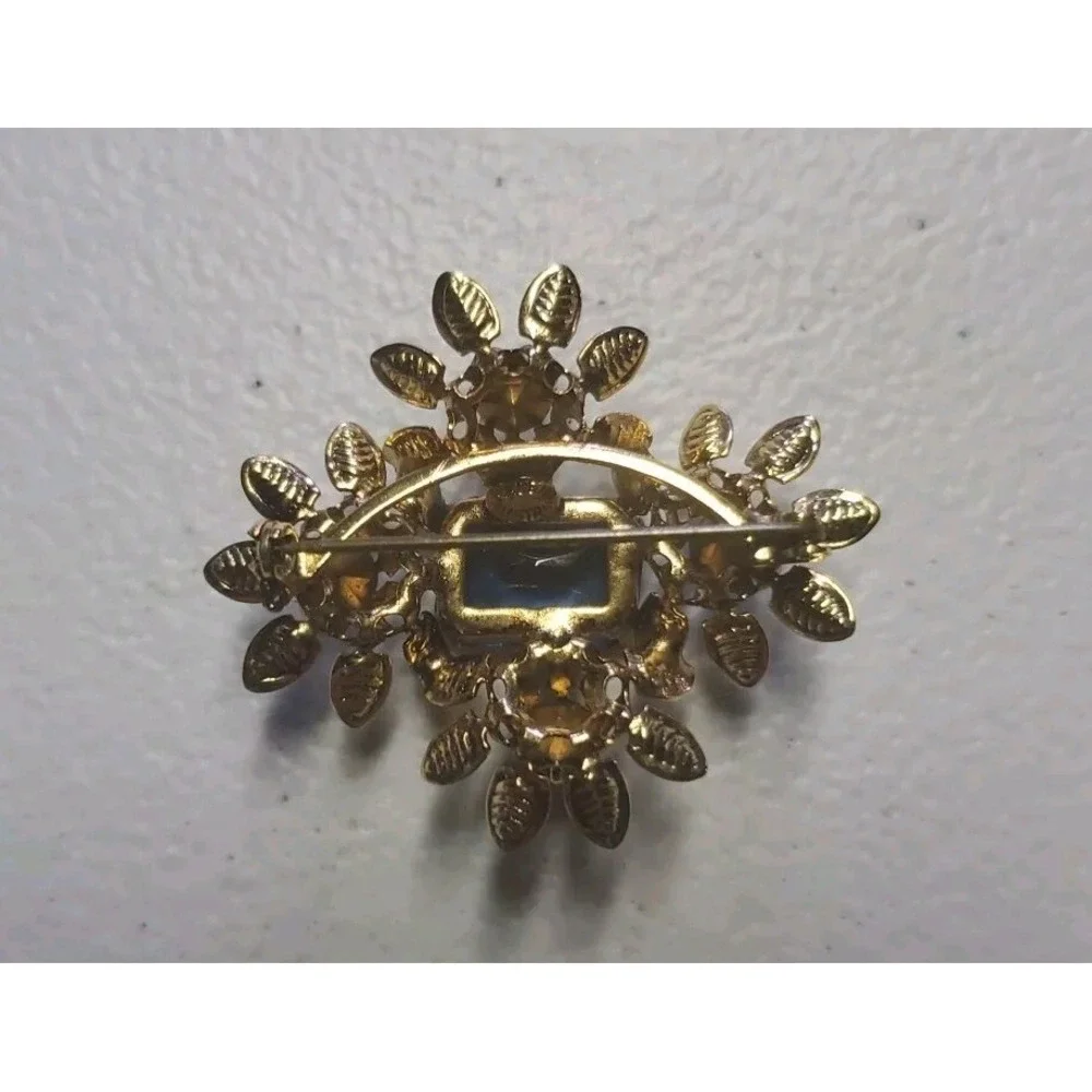 Gold Tone Blue Rhinestone Flower Cluster Brooch Made‎ In Austria